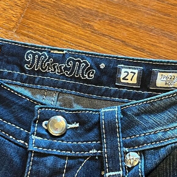 Miss me (NWOT) size 27 low-rise rhinestone embellished & rhinestone button - Picture 9 of 10